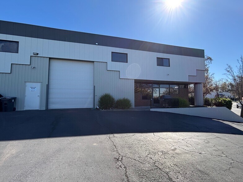 More Photos Of 908 Enterprise Way, Napa Warehouse For Lease
