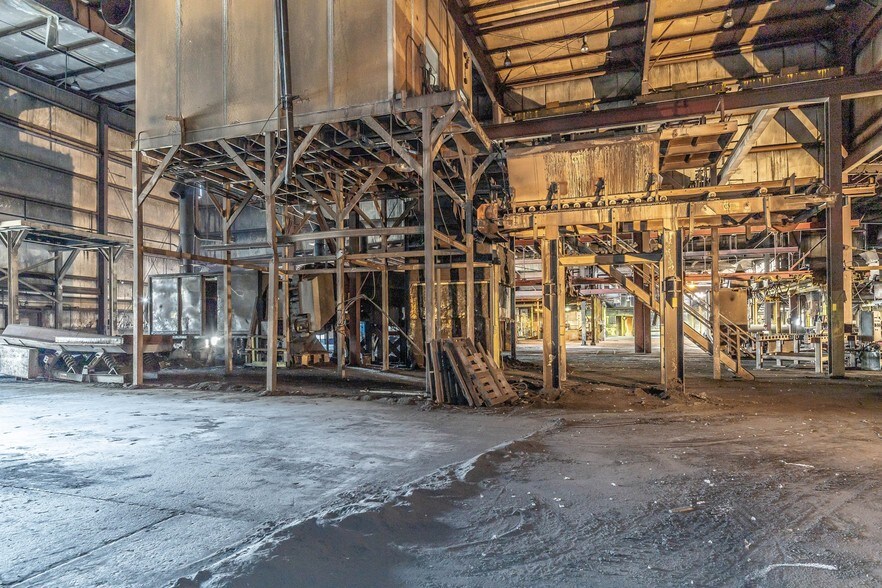 More Photos Of 283 N Main St, Fredericktown Industrial For Sale