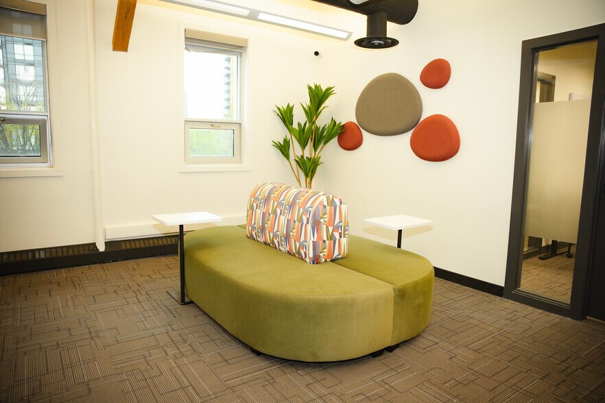 More Photos Of 72 Victoria St S, Kitchener Coworking Space