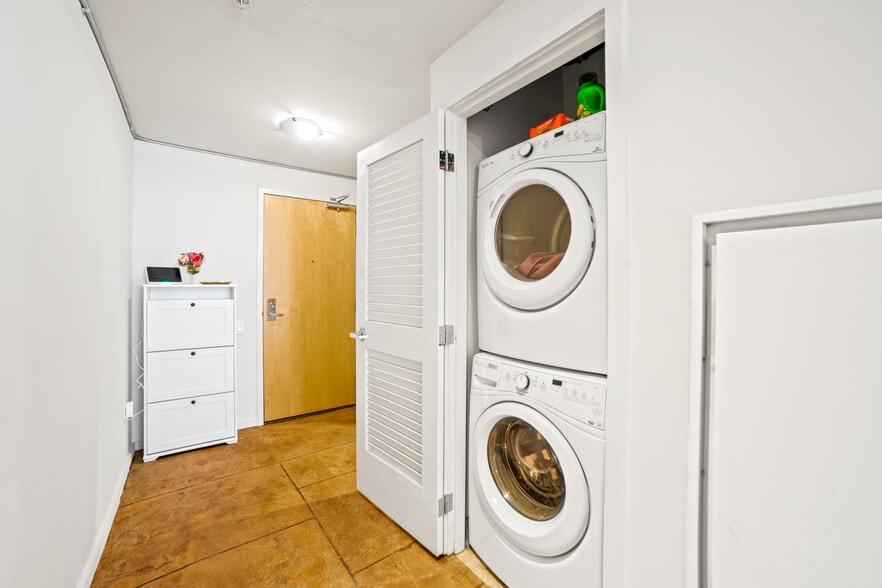 More Photos Of 350 11th Ave, San Diego Apartments For Sale