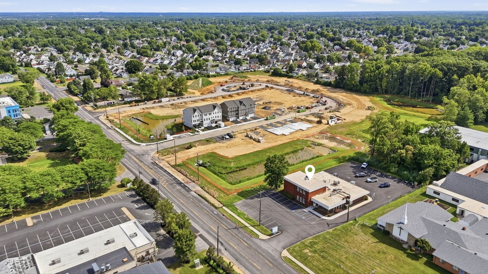 More Photos Of 1568 Woodbourne Rd, Levittown Office For Sale