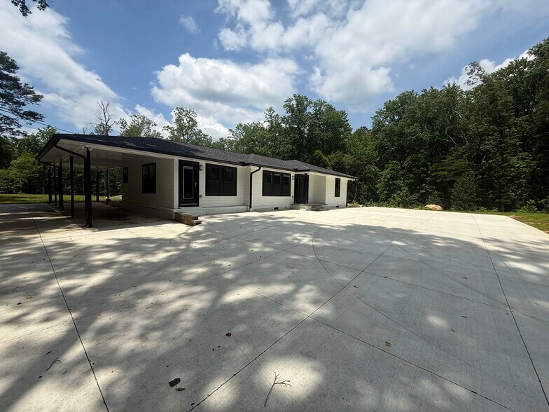 More Photos Of 2521 Reinhardt College Pky, Canton Office For Sale