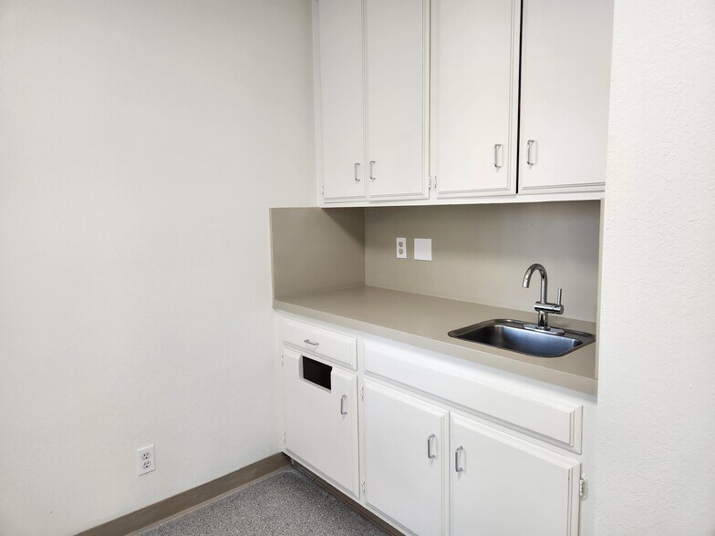 More Photos Of 3230 Waring Ct, Oceanside Medical For Sale