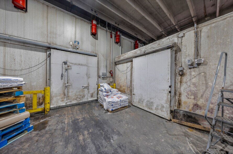 More Photos Of 1996 NW 22nd St, Miami Warehouse For Sale