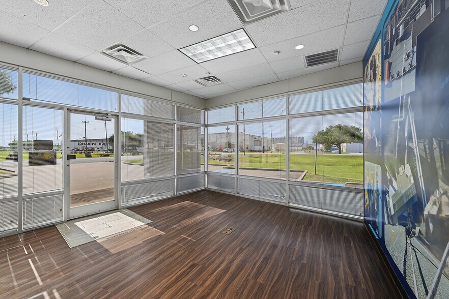 More Photos Of 10845 Strang Rd, La Porte Warehouse For Lease