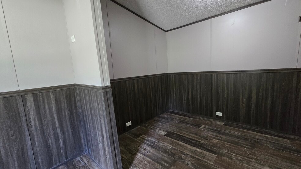 More Photos Of 44 Crawford Dr, Lake Placid Manufactured Housing Mobile Home Park For Sale