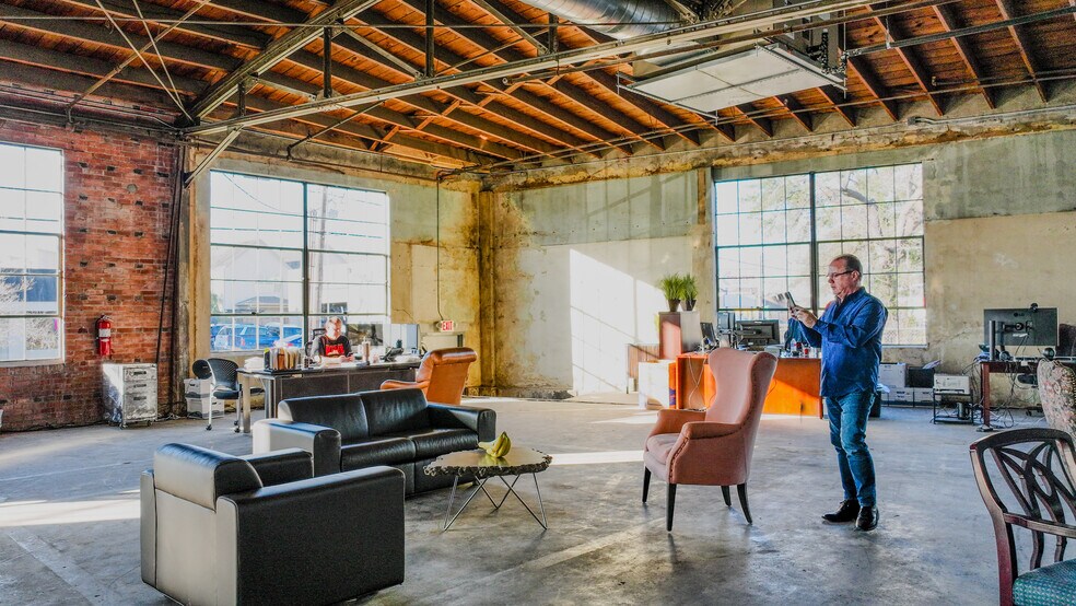 More Photos Of 10 N Milby St, Houston Warehouse For Sale