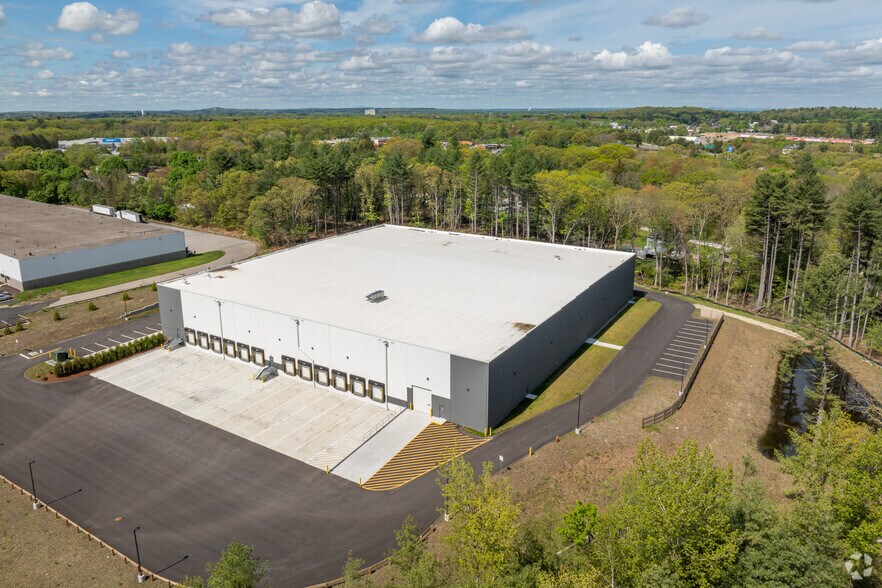 More Photos Of 40 Commerce Way, Tewksbury Warehouse For Lease