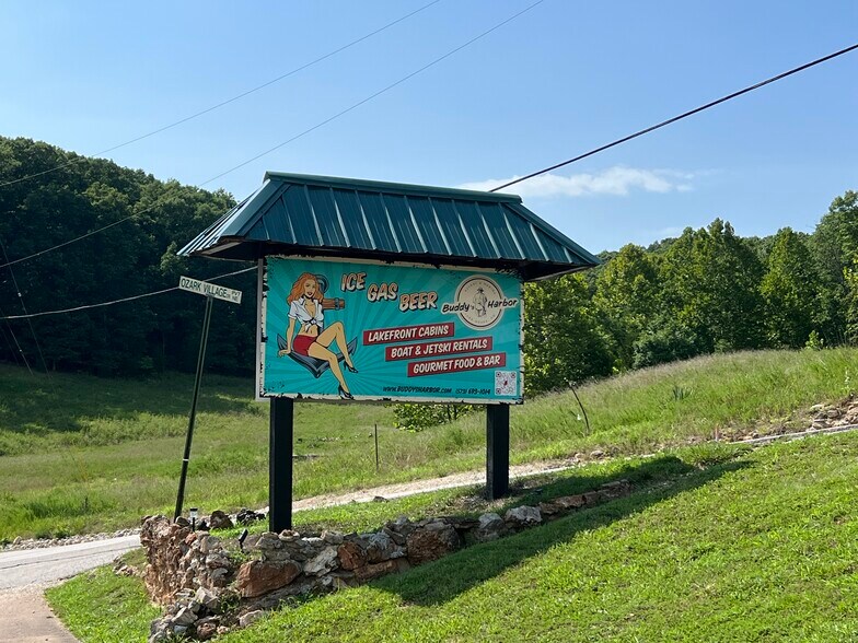 More Photos Of 1062 Susan Rd, Lake Ozark Hotel For Sale