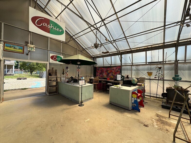 More Photos Of 1993 Wright Rd, Akron Garden Center For Sale