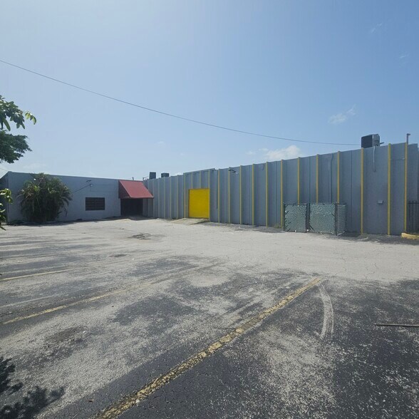 Primary Photo Of 3420 NW 7th St, Miami Light Distribution For Lease