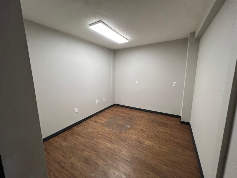 More Photos Of 512 S Dale Mabry Hwy, Tampa Office For Sale