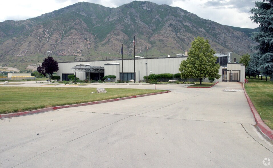 More Photos Of 1530 Mountain Springs Pky, Springville Manufacturing For Sale