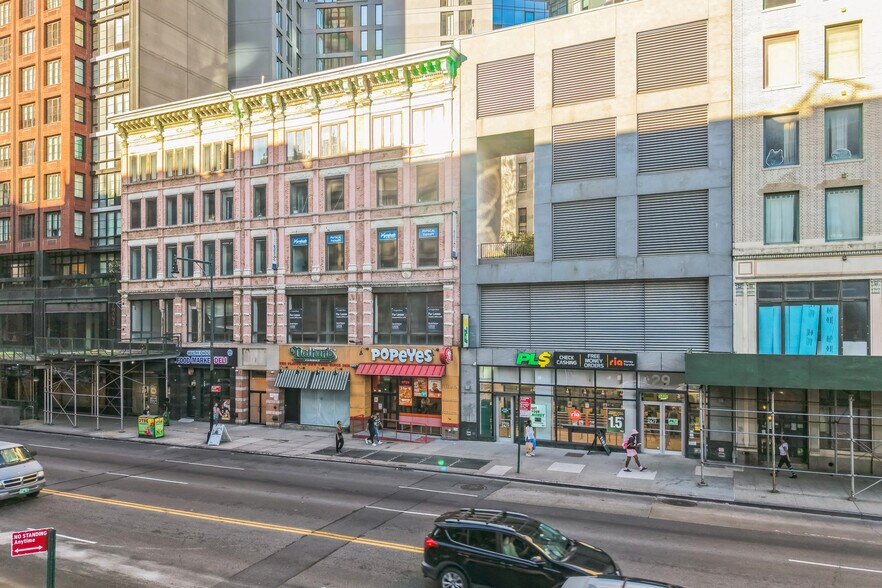 More Photos Of 21 Flatbush Ave, Brooklyn Office For Lease