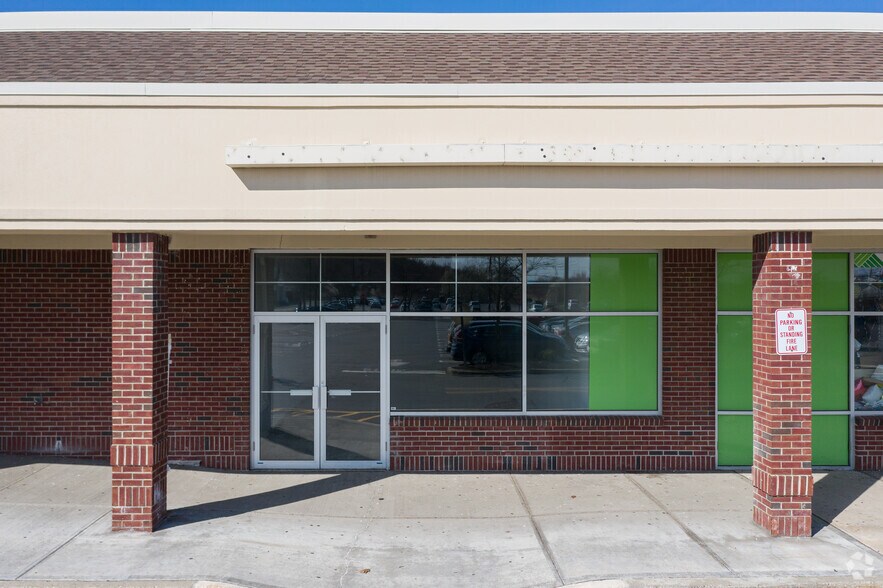 More Photos Of 1425-1433 Route 300, Newburgh Unknown For Lease
