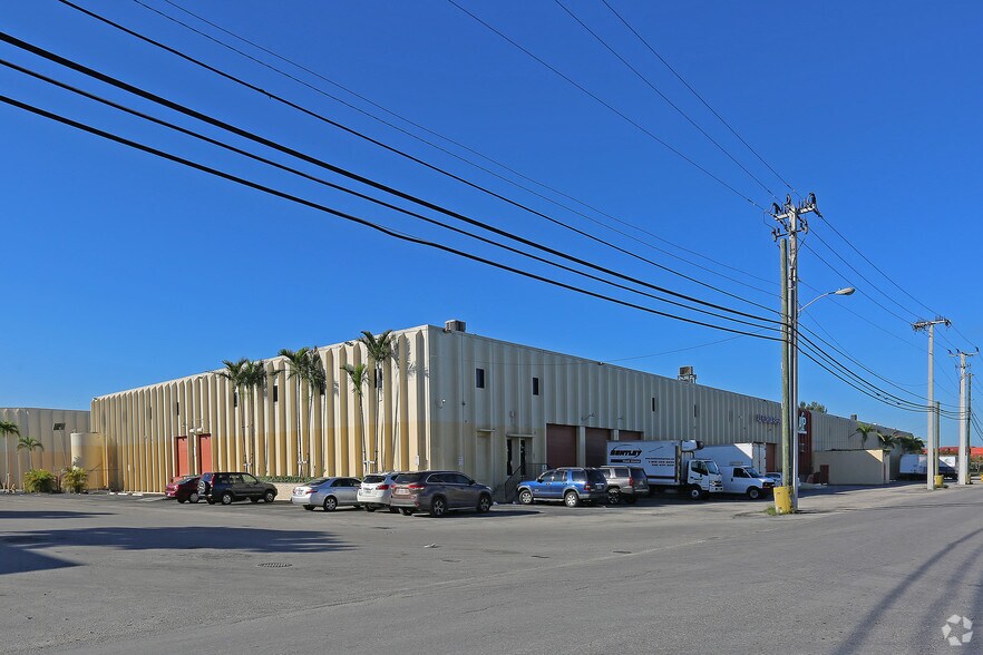 More Photos Of 9202-9210 NW 106th St, Medley Warehouse For Lease