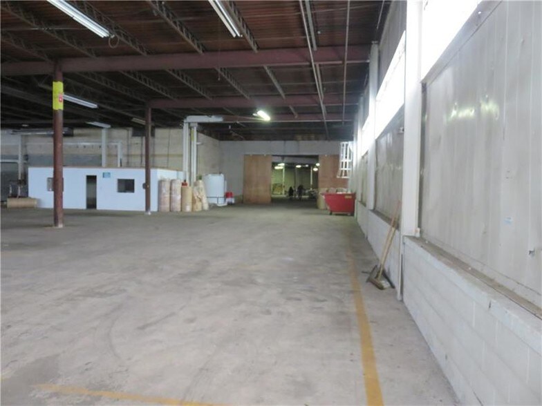 More Photos Of 416 Pittsburgh Cir, Ellwood City Warehouse For Sale