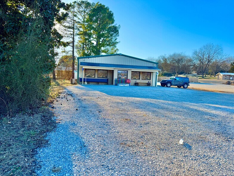 More Photos Of 52 Main St, Mount Pleasant General Retail For Sale