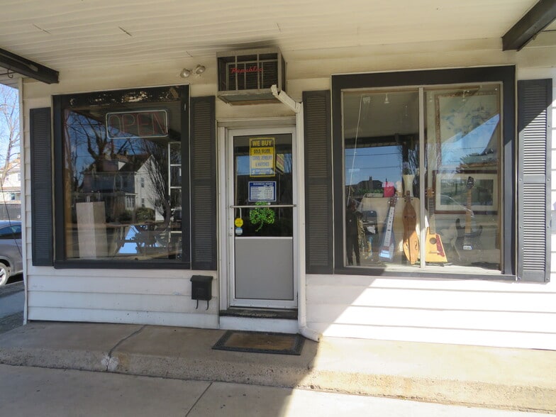 More Photos Of 2048 S Broad St, Hamilton Storefront For Sale