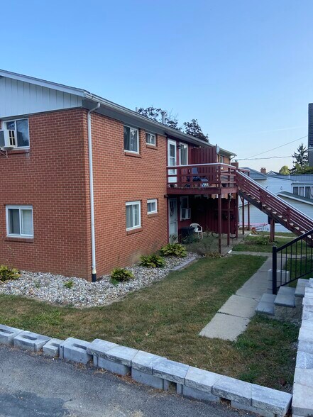 More Photos Of 305 Main St, Bellville Apartments For Sale