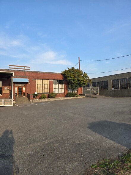 More Photos Of 5015-5025 Colorado Ave S, Seattle Warehouse For Lease