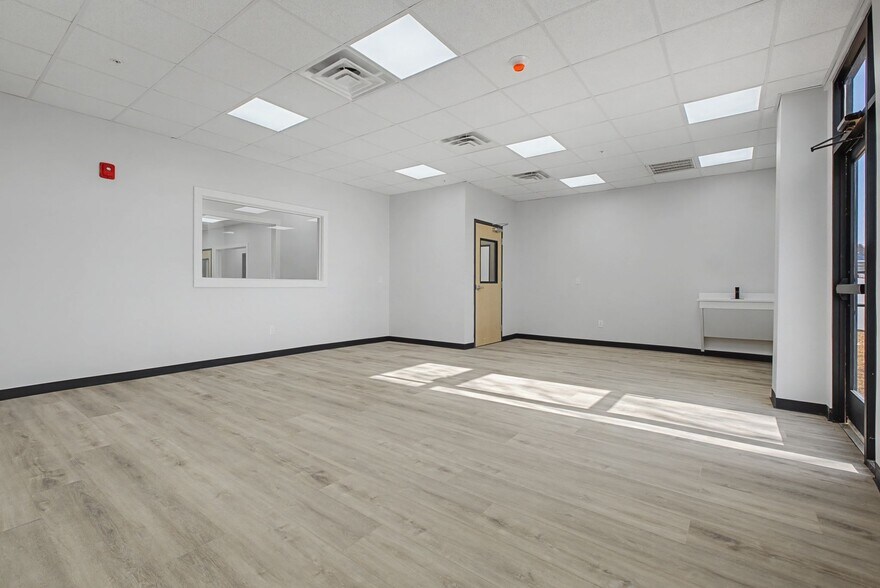 More Photos Of 207 Iris Dr, Hendersonville Daycare Center For Sale