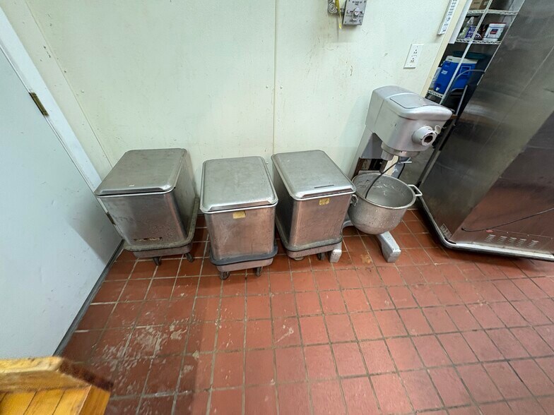 More Photos Of 89 Nolan Rd, Penfield General Retail For Sale