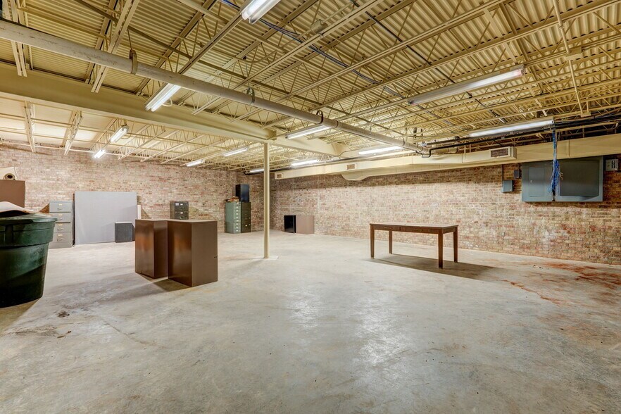 More Photos Of 3311 Burlington Rd, Greensboro Office For Sale