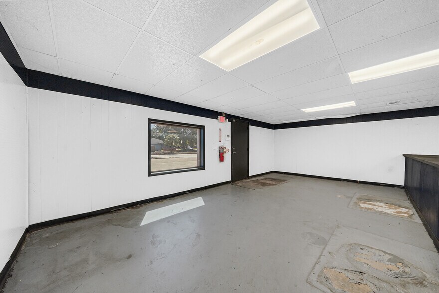 More Photos Of 406 Preston Ave, Pasadena Warehouse For Lease