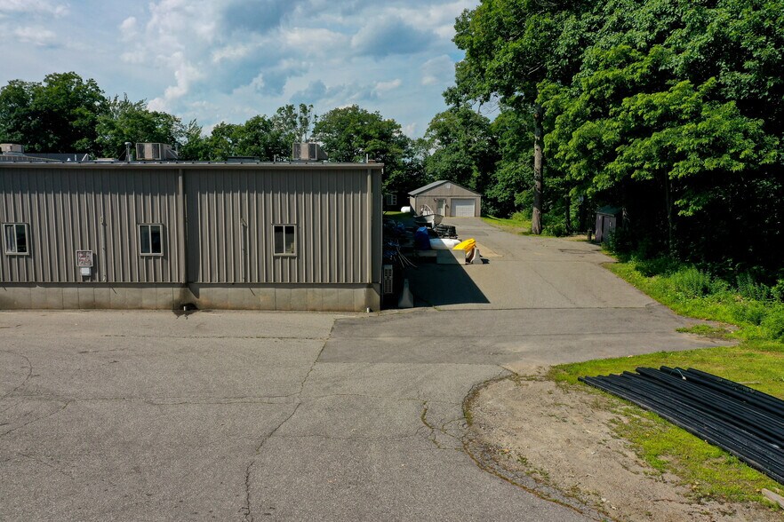 More Photos Of 248 Northport Ave, Belfast Manufacturing For Sale