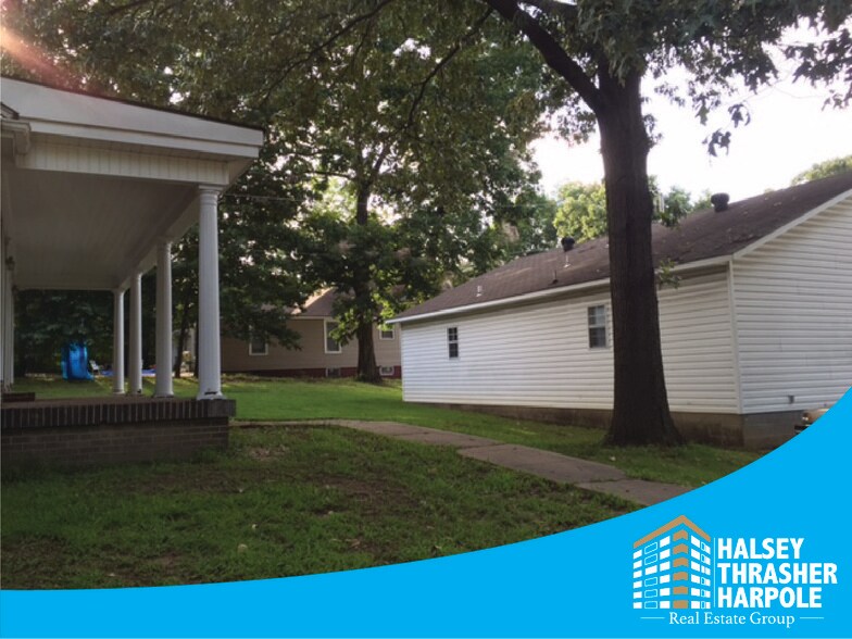 203 E NETTLETON AVE  
