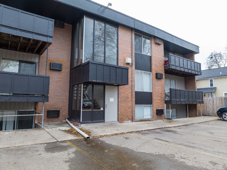 More Photos Of 814-816 W Walnut St, Kalamazoo Apartments For Sale