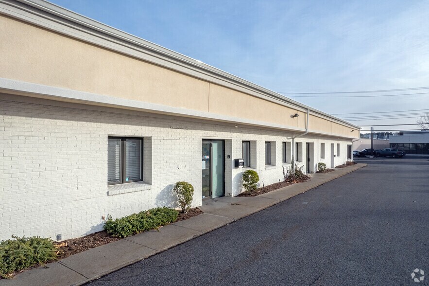 More Photos Of 2253 Pawtucket Ave, East Providence Office For Lease