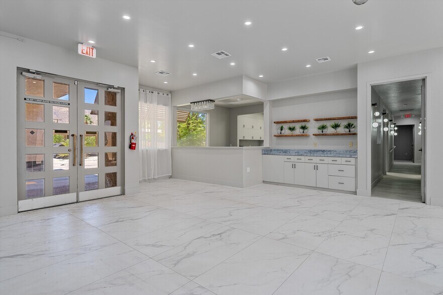More Photos Of 2100 E Tahquitz Canyon Way, Palm Springs Medical For Lease