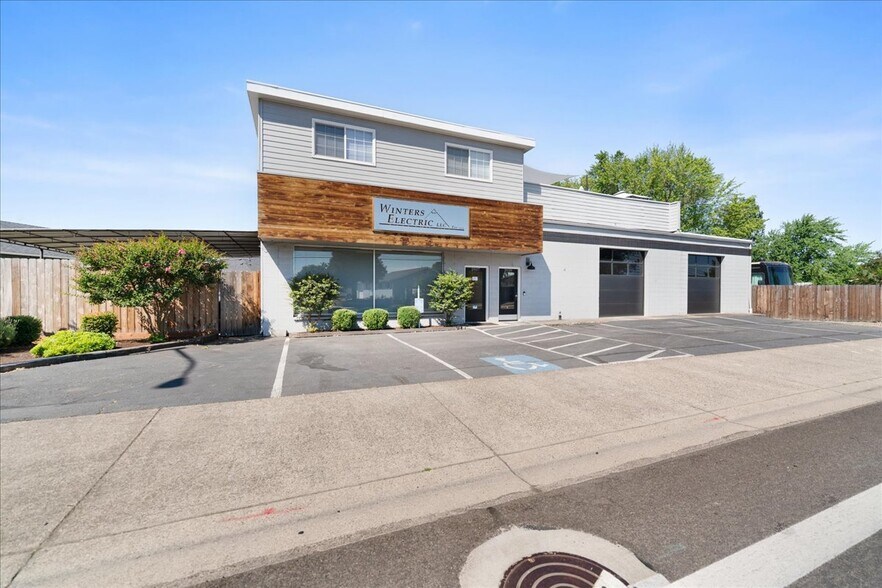 More Photos Of 2937 Merriman Rd, Medford Storefront Retail Residential For Sale
