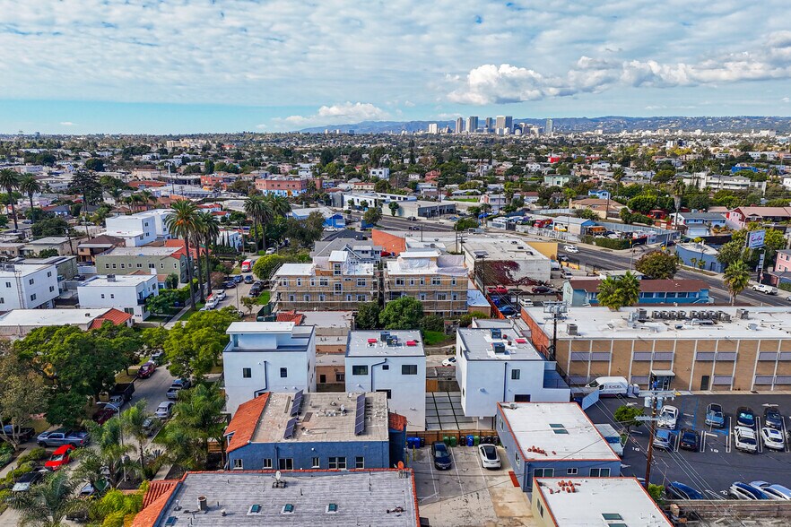 More Photos Of 5209 W 20th St, Los Angeles Multifamily For Sale