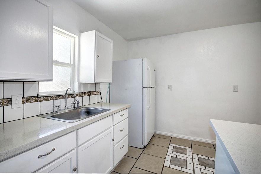 More Photos Of 2390-2398 Oakmont St, Sacramento Apartments For Sale
