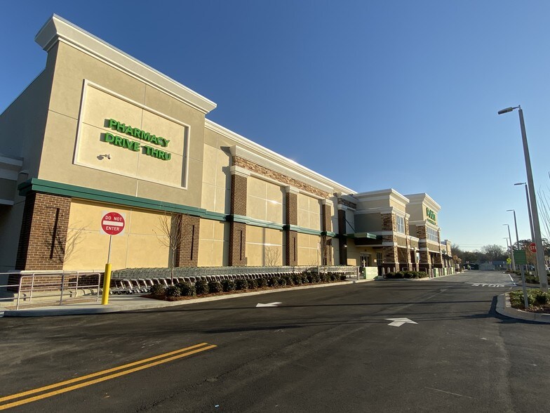 More Photos Of 13556 Highway 69 N, Northport Supermarket For Lease