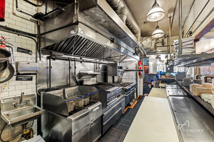 More Photos Of 688-690 Franklin Ave, Brooklyn Storefront Retail Residential For Lease