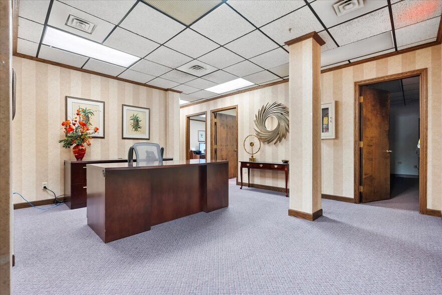 More Photos Of 601 Avery St, Parkersburg Office For Sale