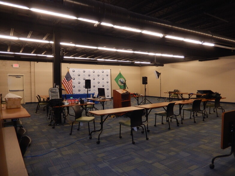 More Photos Of 46 Aston St, Asheville Light Manufacturing For Lease