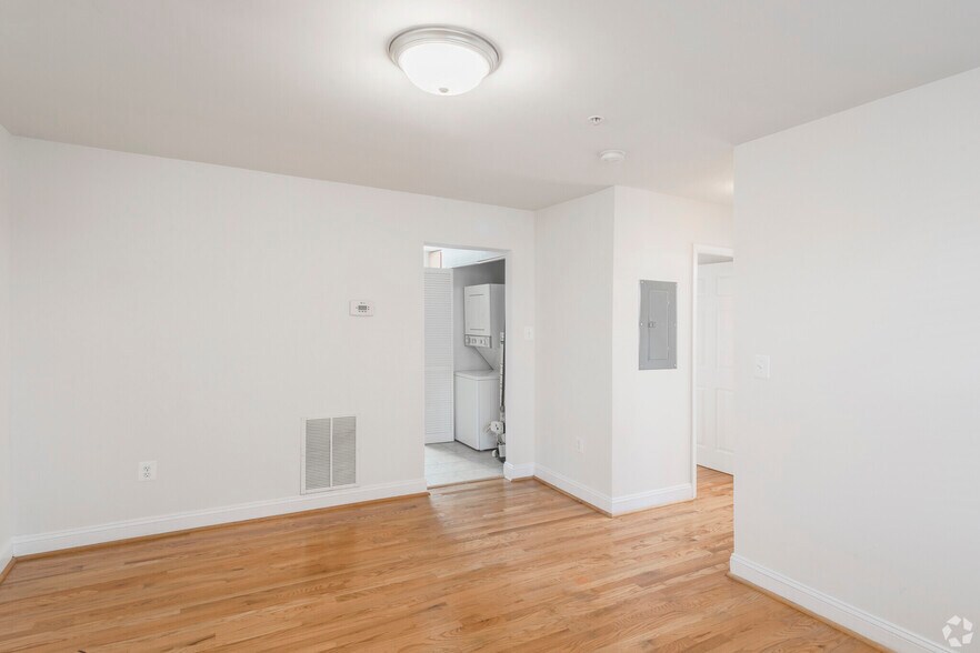 More Photos Of 201 16th St NE, Washington Apartments For Sale