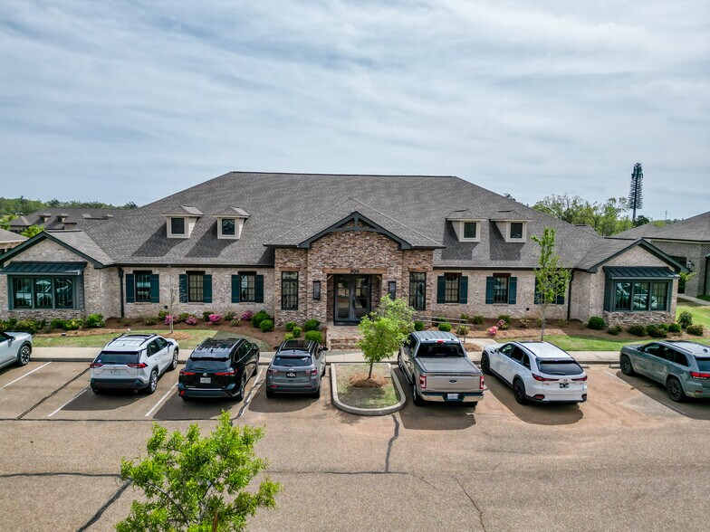 More Photos Of 306 Enterprise Dr, Oxford Office For Sale