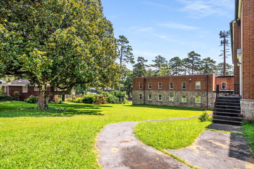 More Photos Of 1776 Sylvan Rd SW, Atlanta Religious Facility For Sale