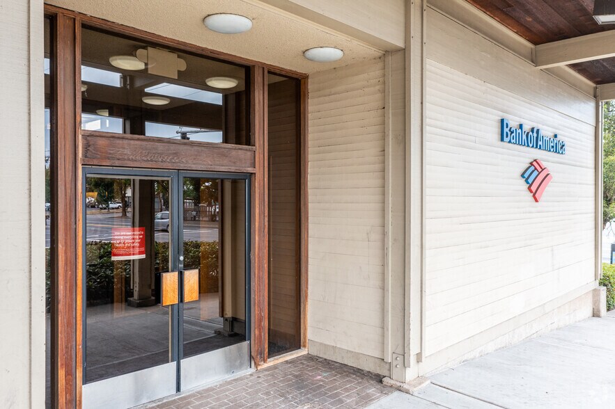 More Photos Of 10120 NE Sandy Blvd, Portland Bank For Sale