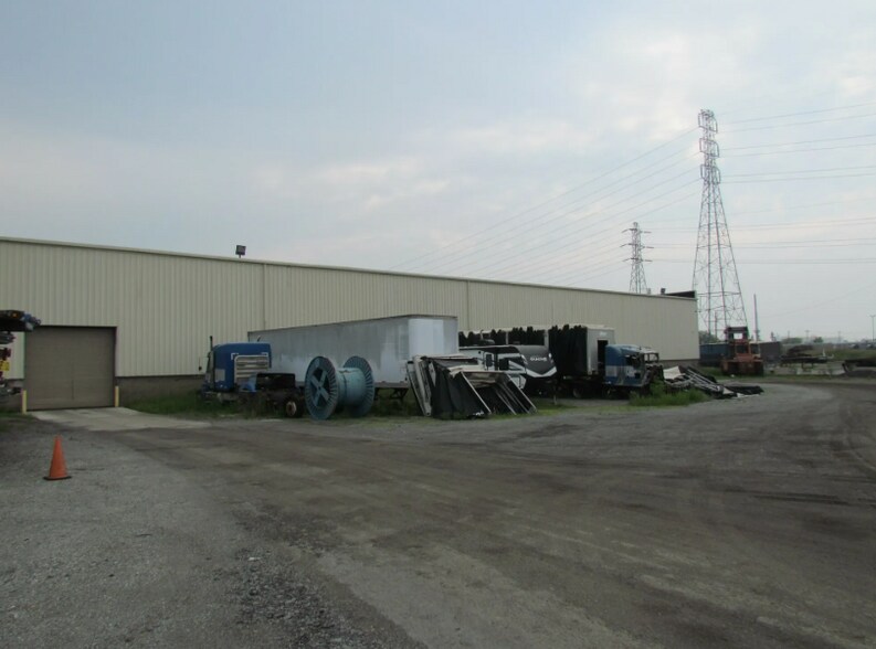 More Photos Of 17065 Hess St, Melvindale Manufacturing For Sale