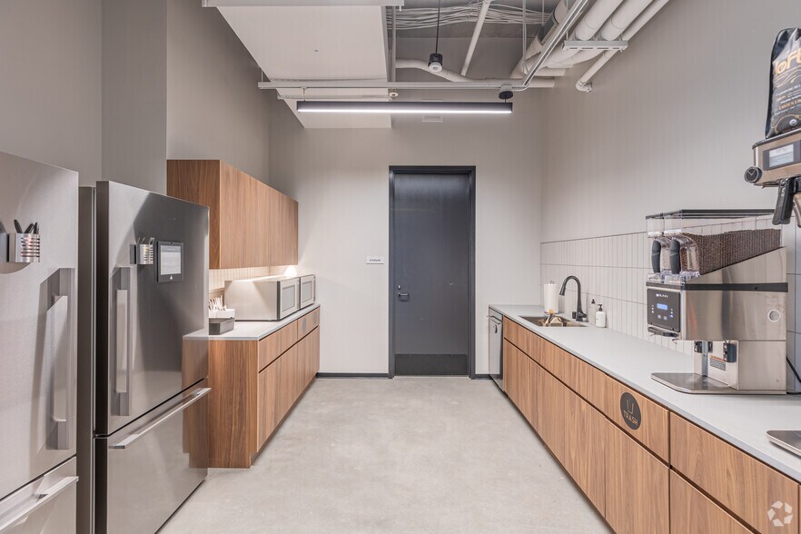 More Photos Of 4727 Executive Dr, San Diego Coworking Space