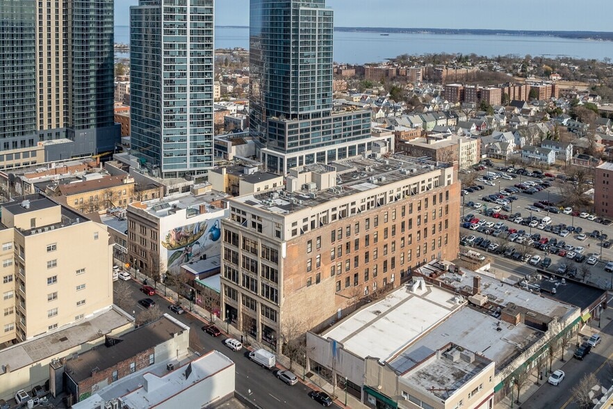 More Photos Of 554 Main St, New Rochelle Apartments For Lease