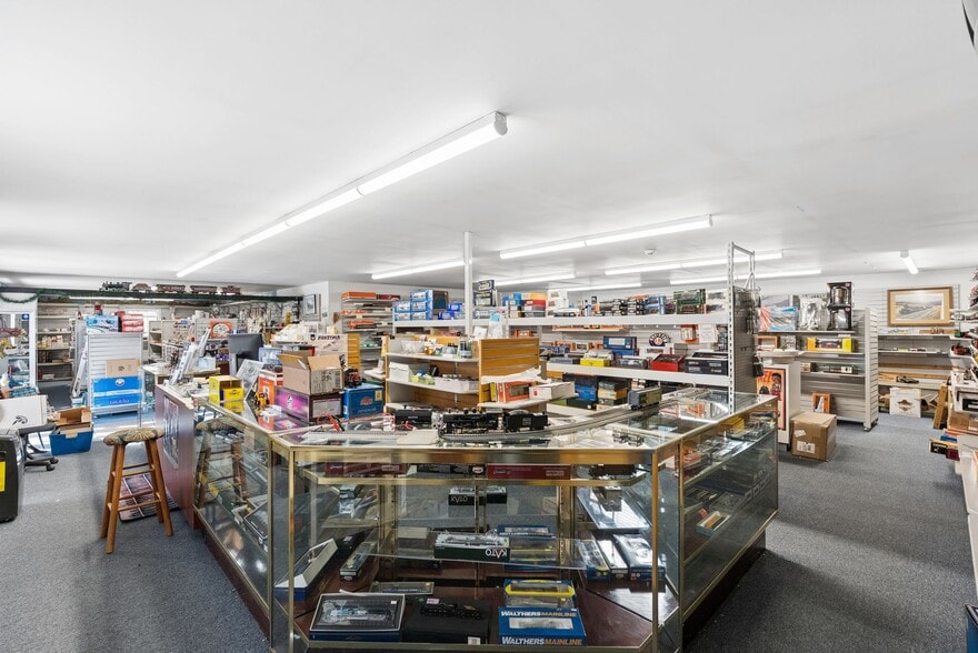 More Photos Of 37-41 Roosevelt Trl, Casco Office For Sale