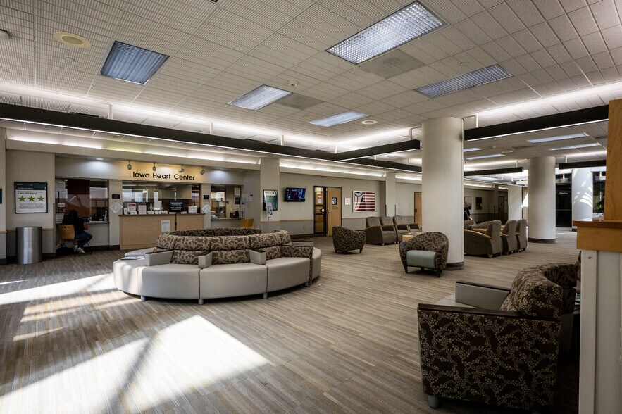 More Photos Of 411 Laurel St, Des Moines Medical For Lease